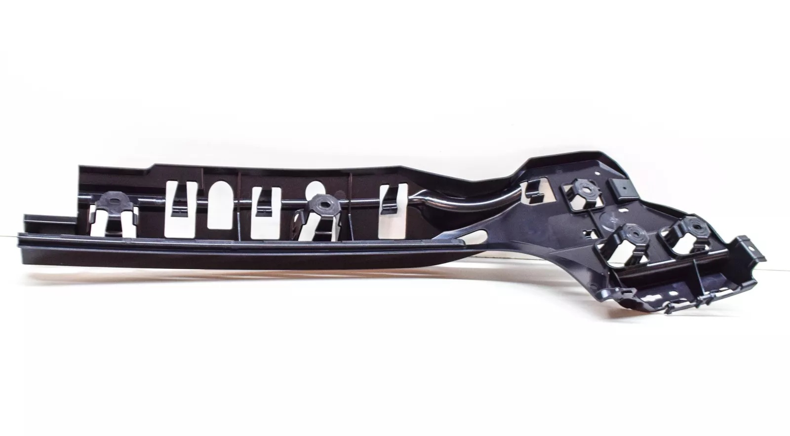 სამაგრი უკანა მარჯვენა - BMW 3 S G20 M SPORT 2020-2022 სამაგრი უკანა მარჯვენა - BMW 3 S G20 M SPORT 2020-2022